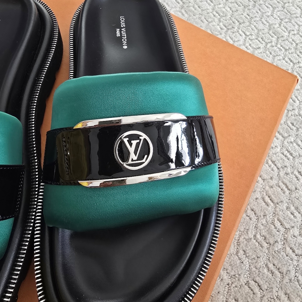 Louis Vuitton Black and Green Sandals - Picture 2 of 7